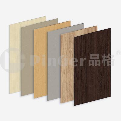 panel kelongsong dinding warna kayu yang higienis
